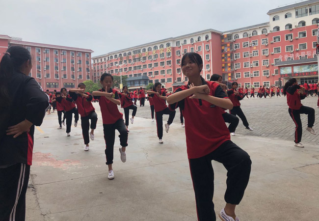 河南嵩山少林寺武校全托班学费是多少_河南嵩山少林寺武术学校2022